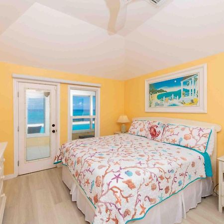Thatch Hill - Renovated Beach House With Pool, Short Walk To The Rum Point Club Driftwood Village Bagian luar foto