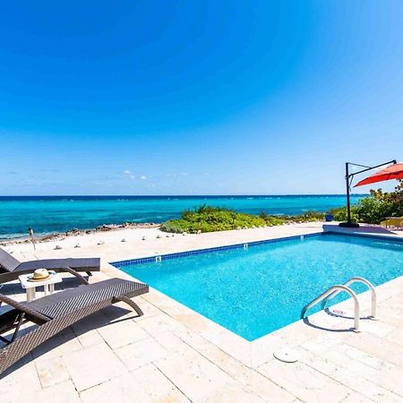 Thatch Hill - Renovated Beach House With Pool, Short Walk To The Rum Point Club Driftwood Village Bagian luar foto