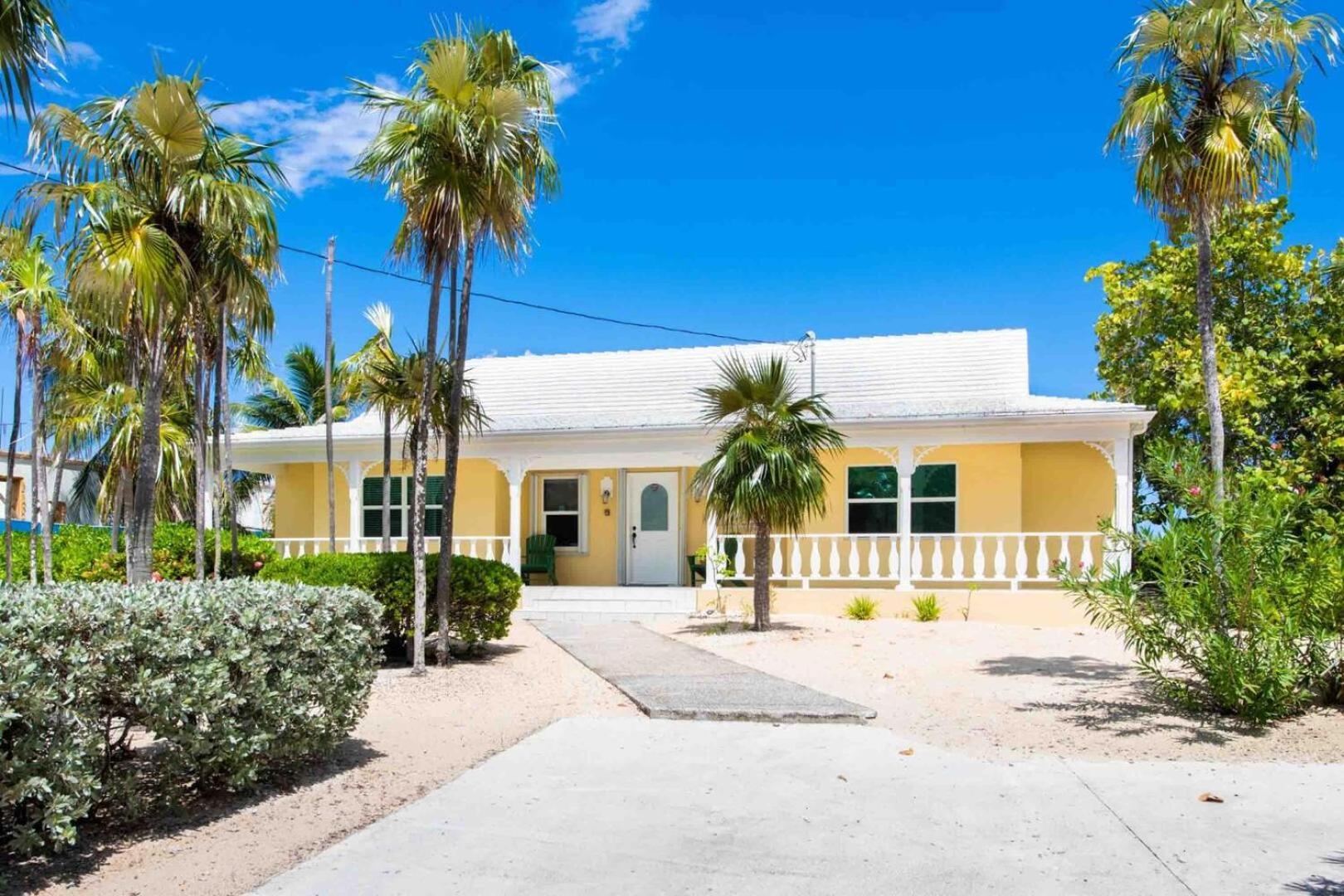 Thatch Hill - Renovated Beach House With Pool, Short Walk To The Rum Point Club Driftwood Village Bagian luar foto