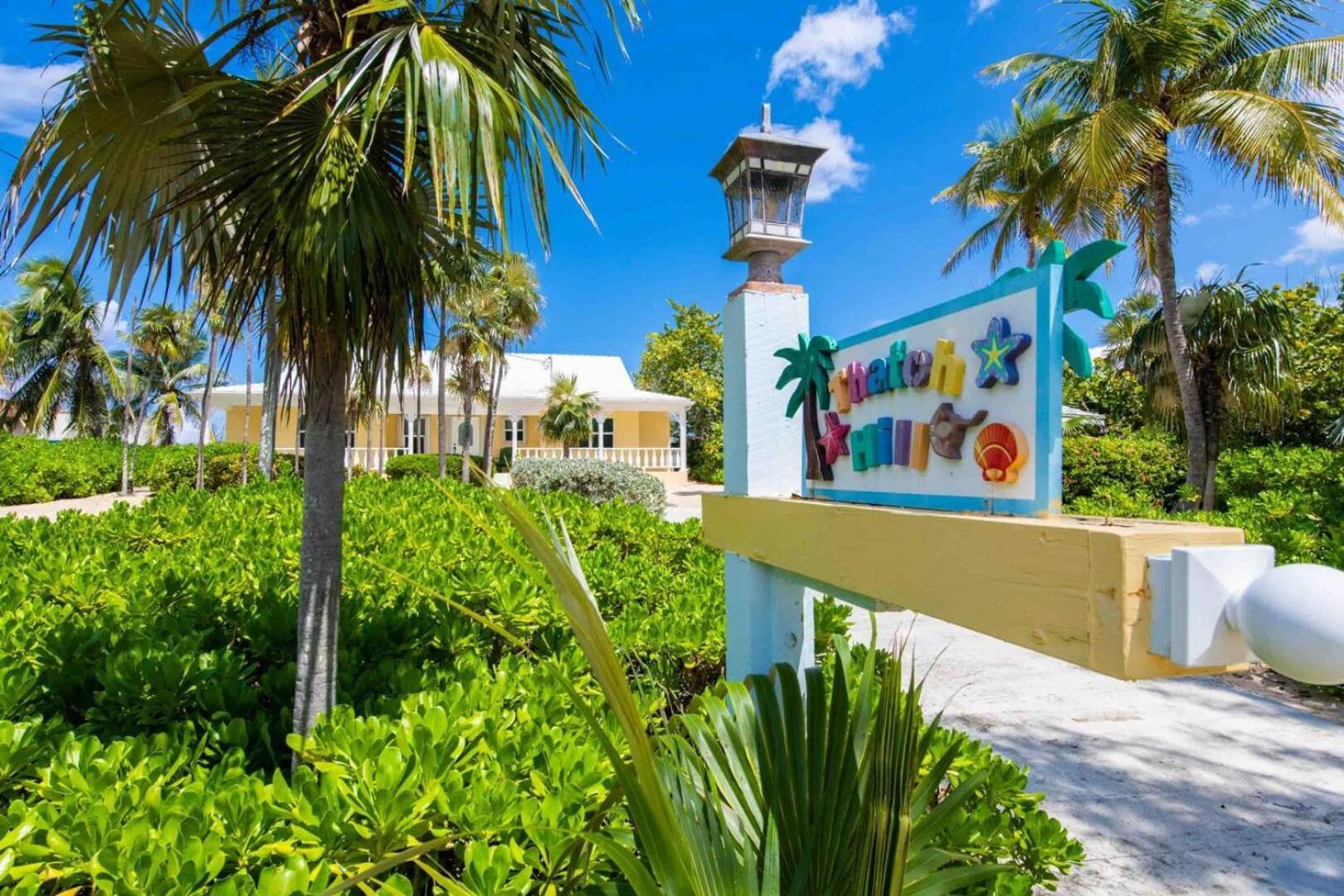 Thatch Hill - Renovated Beach House With Pool, Short Walk To The Rum Point Club Driftwood Village Bagian luar foto
