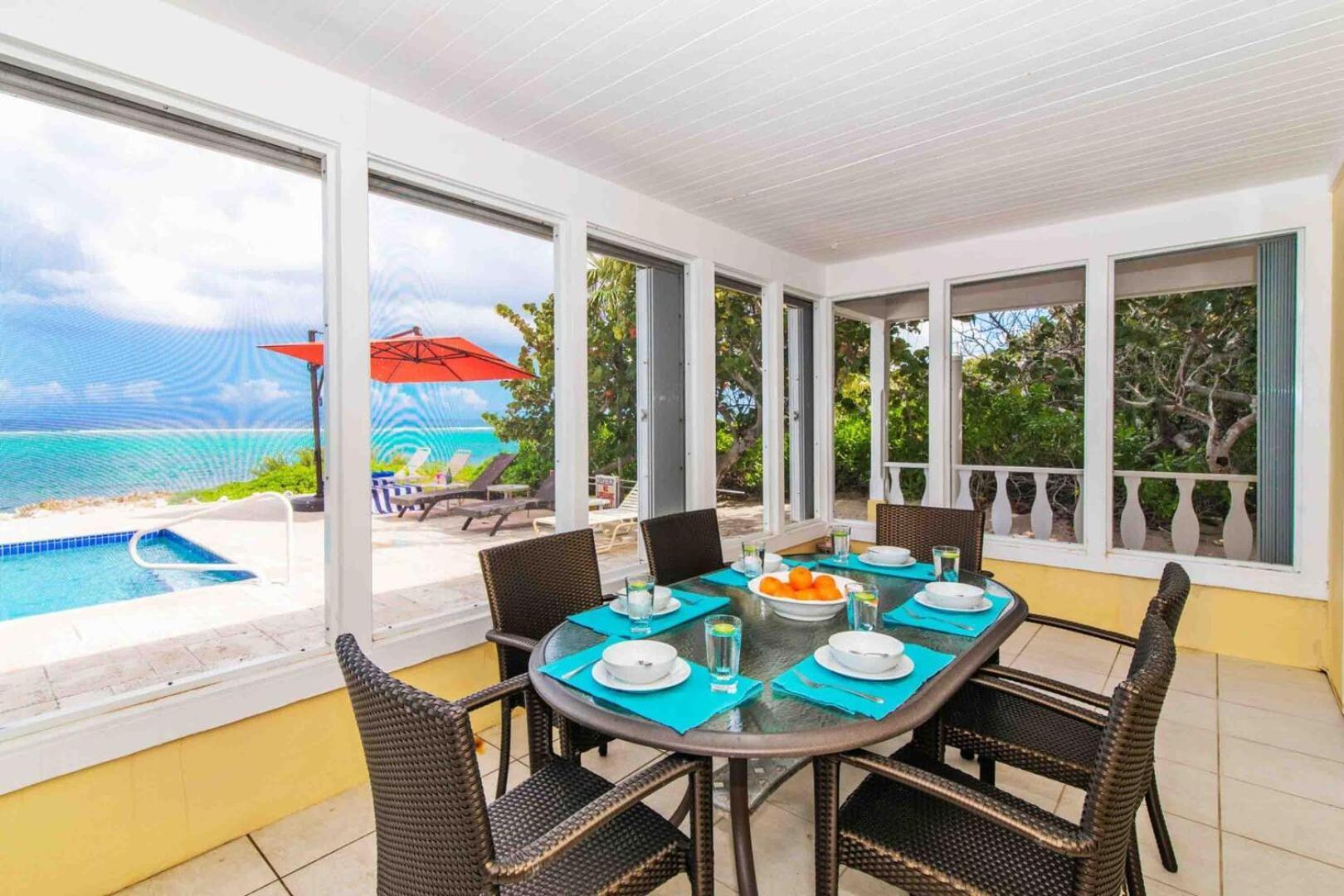 Thatch Hill - Renovated Beach House With Pool, Short Walk To The Rum Point Club Driftwood Village Bagian luar foto