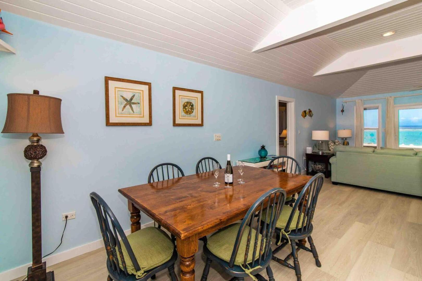 Thatch Hill - Renovated Beach House With Pool, Short Walk To The Rum Point Club Driftwood Village Bagian luar foto