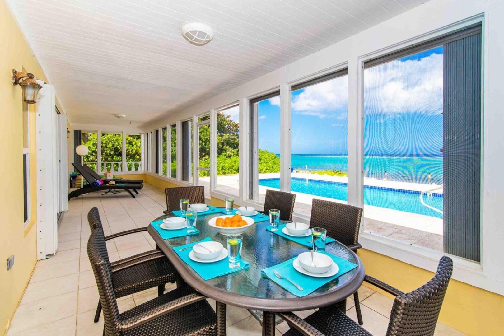 Thatch Hill - Renovated Beach House With Pool, Short Walk To The Rum Point Club Driftwood Village Bagian luar foto